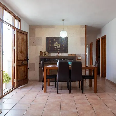 Hanei Ferienhaus *